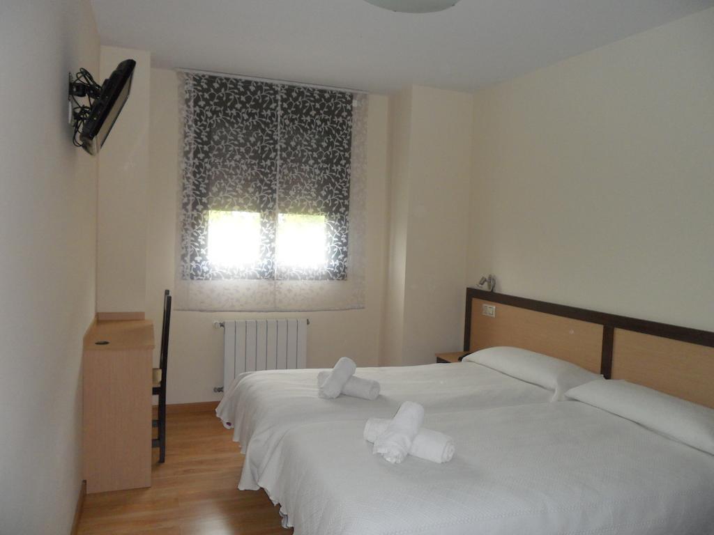 Pensión la Posada Tineo Habitación foto